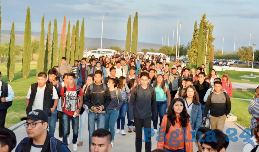 Los nuevos estudiantes de TSU, se prepararán profesionalmente en alguno de los 15 programas educativos en el que se incluyen las tres carreras del modelo despresurizado