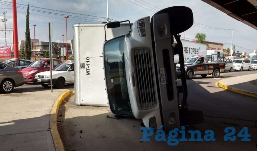 El percance ocurri&oacute; en el cruce de las avenidas Aguascalientes y H&eacute;roe de Nacozari sur