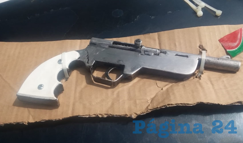 La pistola hechiza calibre .22