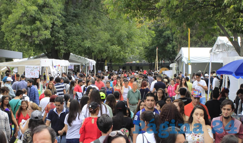 El rector de la UAA, Francisco Javier Avelar Gonz&aacute;lez, manifest&oacute; que la Feria Universitaria es un espacio de aprendizaje, alegr&iacute;a y convivencia