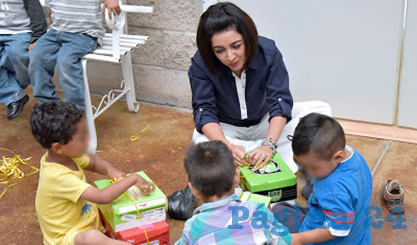 Integrantes del Voluntariado del DIF Estatal entregaron 220 pares de zapatos y tenis