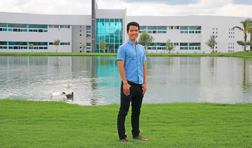 El joven Alexander Donghui Bi se une a la UTNA como parte del programa de intercambio