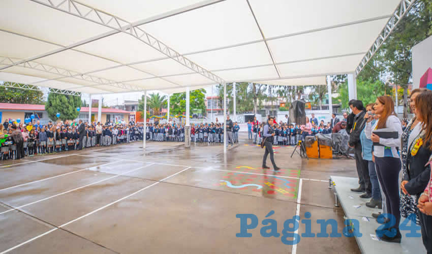En apoyo a la educaci&oacute;n de miles de estudiantes de la capital, la alcaldesa de Aguascalientes, Tere Jim&eacute;nez, realiz&oacute; la inauguraci&oacute;n de diversas obras de infraestructura educativa
