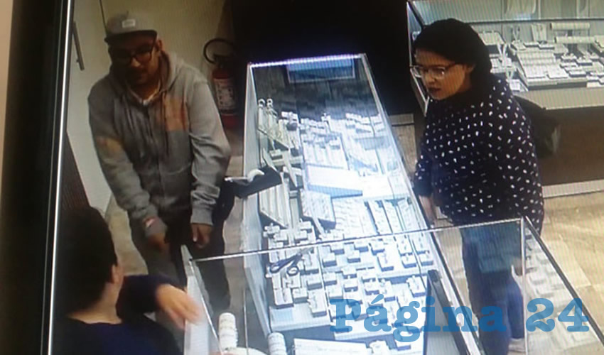 Las cámaras de seguridad captaron el momento en que se cometió el robo