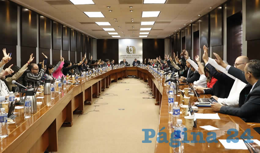 Alumnos, maestros, administrativos y directivos, reafirman el compromiso con la calidad y aprueban el paquete econ&oacute;mico