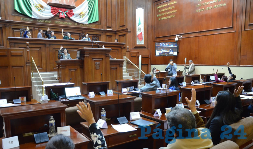 El Pleno aprobó por mayoría los Acuerdos Legislativos que emitió la Junta de Coordinación Política, mediante los cuales quedaron integradas 25 Comisiones legislativas y dos Comités