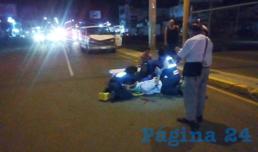 La camioneta GM embistió a Raúl Hernández López, cuando atravesaba avenida Aguascalientes sur