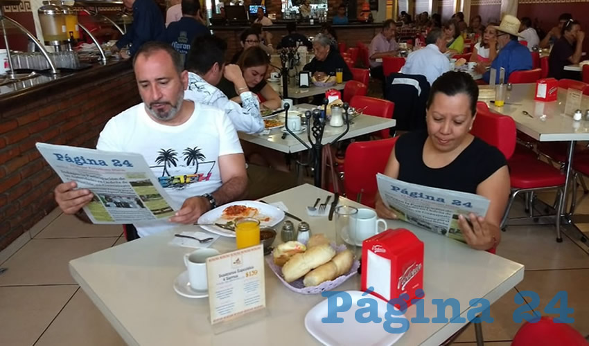 Arturo Garrido y Guadalupe Peña tomaron su primer alimento del día en el restaurante Mitla
