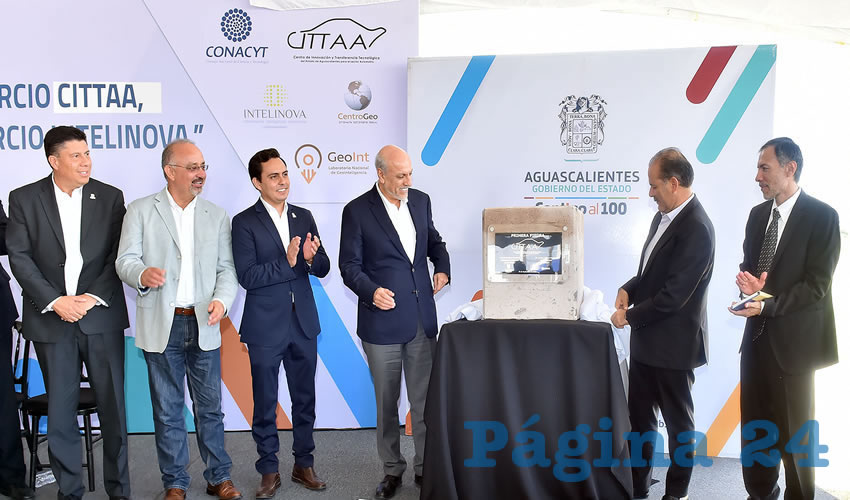 El gobernador Mart&iacute;n Orozco Sandoval y el director general del Conacyt, Enrique Cabrero Mendoza, develaron la primera piedra del Centro de Innovaci&oacute;n y Transferencia Tecnol&oacute;gica de Aguascalientes