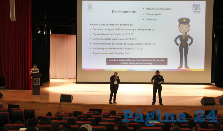 La primera capacitaci&oacute;n por parte de la Secretar&iacute;a de Seguridad P&uacute;blica Municipal fue a trav&eacute;s de la pl&aacute;tica: Mujeres Prevenidas Para Disminuir Factores de Riesgo