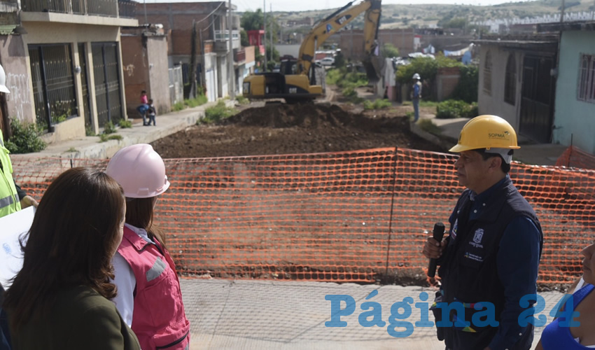 La alcaldesa Tere Jim&eacute;nez mantiene el compromiso con los vecinos de la colonia Los Pericos de dignificar sus calles