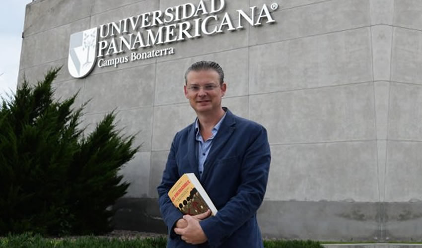 El Dr. Andrew Paxman, autor del libro “Los Gobernadores”