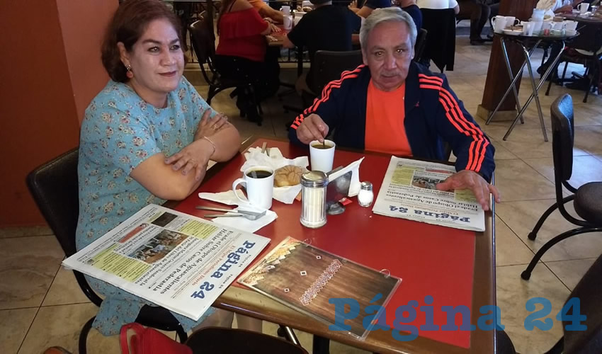 María Concepción Martínez y Salomón tomaron su primer alimento en el restaurante Las Antorchas.