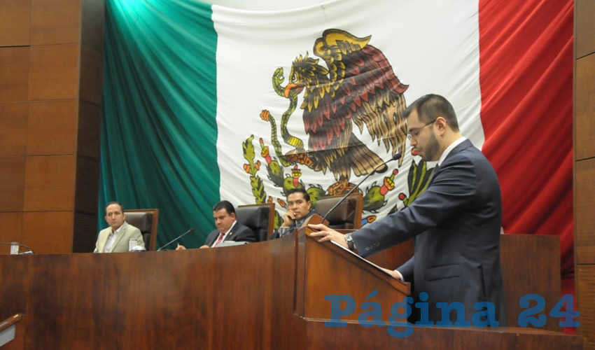 Salas Dávila, explicó que apenas el 24 de septiembre, el gobernador Alejandro Tello Cristerna, le otorgó el cargo como titular de la Secretaría General de Gobierno, y señaló “no represento a grupo político alguno ni defenderé intereses particulares”. (Foto Merari Martínez Castro)