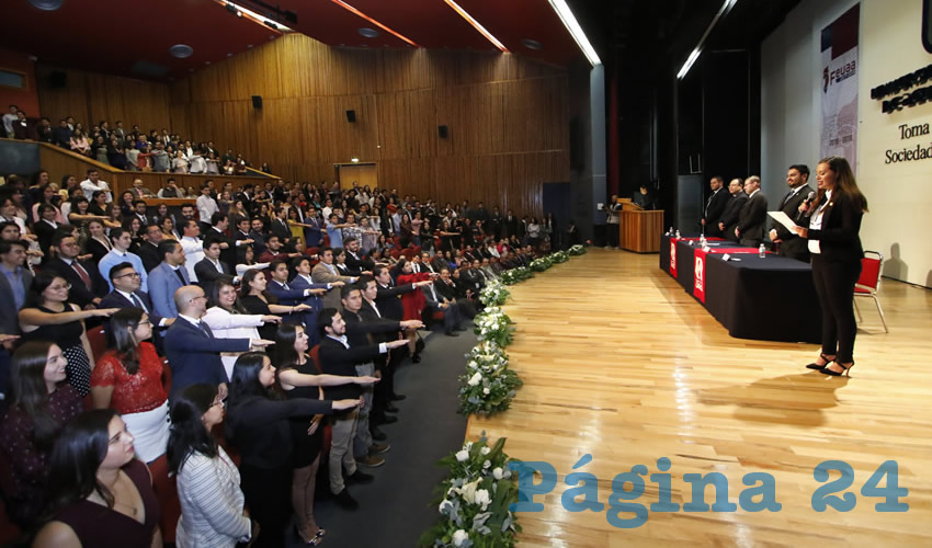 Se llevó a cabo la toma de protesta de las 53 nuevas mesas directivas que representarán a 55 licenciaturas y el Centro de Educación Media