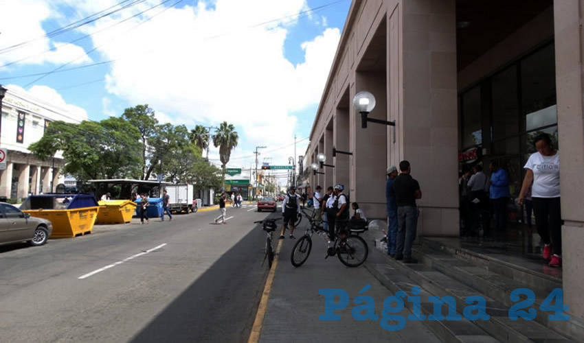 La afectada fue atendida por policías y paramédicos