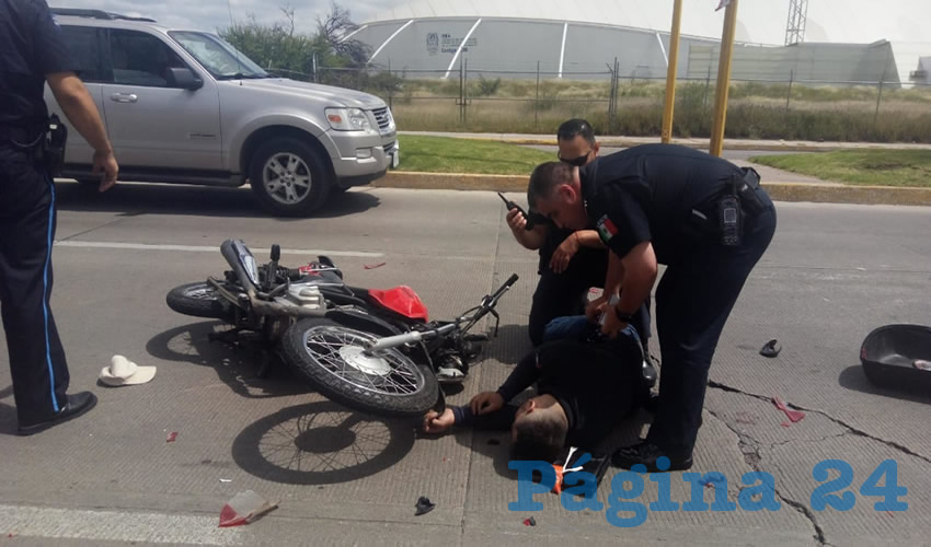 Luis Felipe “N” “N” se accidentó cuando policías realizaban un operativo sobre avenida Manuel Gómez Morín, siendo atendido en primera instancia por el secretario de Seguridad Pública Municipal, Antonio Martínez Romo