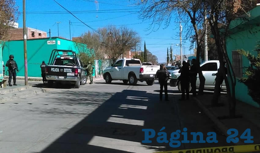 Los policías Estatales en el lugar