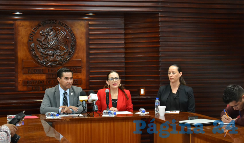 Raúl Ulloa Guzmán, diputado local del Partido Encuentro Social (PES), señaló en conferencia de prensa que el próximo lunes 8 de octubre, se realizará un foro para defender la denominación de origen del mezcal (Foto Merari Martínez Castro)