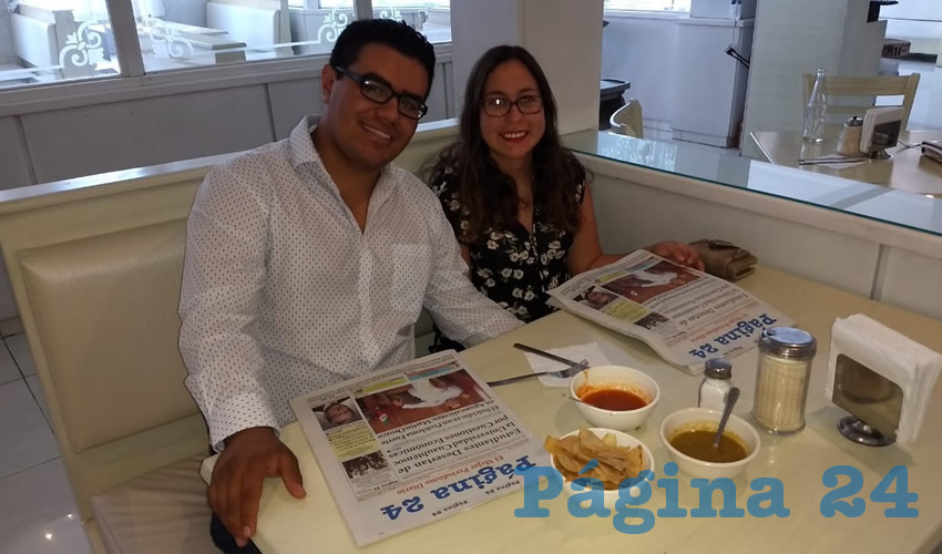 En el restaurante Del Centro desayunaron Erick Flores y Mariana Pedroza