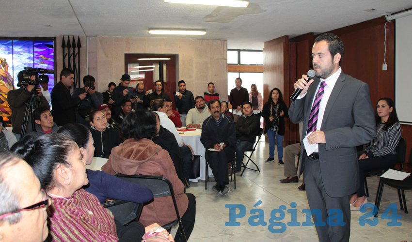 Ulises Mejía Haro, presidente municipal de Zacatecas, mencionó que la óptica para emprender un negocio y para generar más empleos tienen que surgir de la ciudadanía, y destacó que 8 de cada 10 empleos se generar por las micro y pequeñas empresas (Foto Rocío Castro)