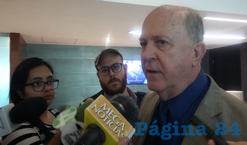 De acuerdo con Miguel Ángel Navarro, rector de la UdeG, la denuncia de acoso en contra de Eliseo López Cortés, académico del CUCiénega, “se está atendiendo en los tiempos y por los procedimientos oportunos y cual sea el veredicto que dé la comisión, será respetado y apoyado por la universidad”/Foto: Francisco Tapia
