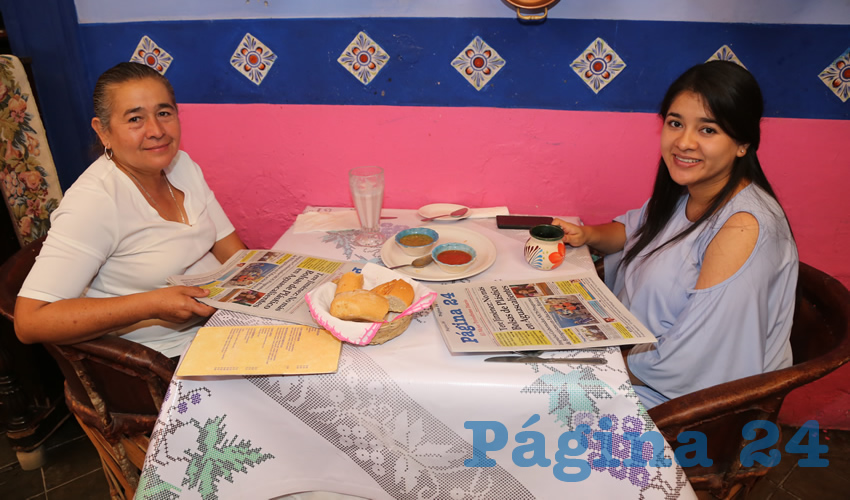 En La Saturnina compartieron el pan y la sal María Ambrosia López López y Karen Italia Ruiz López