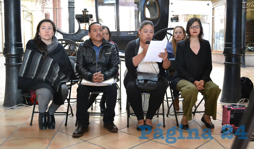 Verónica Hernández Padilla y Sergio Valadez de Luna, padres de Litzy Sarahí, joven de 16 años que fue víctima de feminicidio (Foto Merari Martínez)