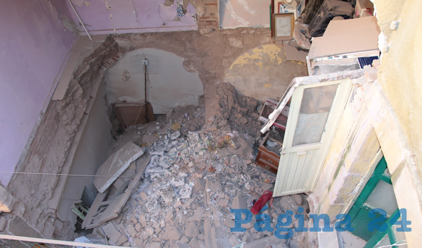 Ulises Mejía Haro, presidente municipal de Zacatecas, reiteró que este inmueble que se derrumbó no estaba en el censo de las 186 fincas que están en riesgo, ni de las más de 3 mil fincas que se analizaron por parte de la Junta de Monumentos y del Instituto de Antropología e Historia (Inah) (Foto Rocío Castro)