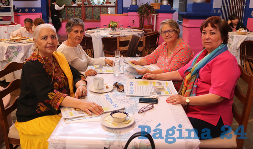 En La Saturnina desayunaron Josefina Collazo Reyes, Mary de la Cerda, Lydia Barkigia leal e Irma Flores V&eacute;lez