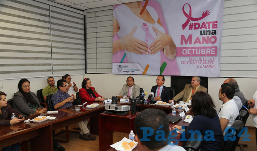 Conferencia de prensa del ISSEA (Foto: Eddylberto Luévano Santillán)