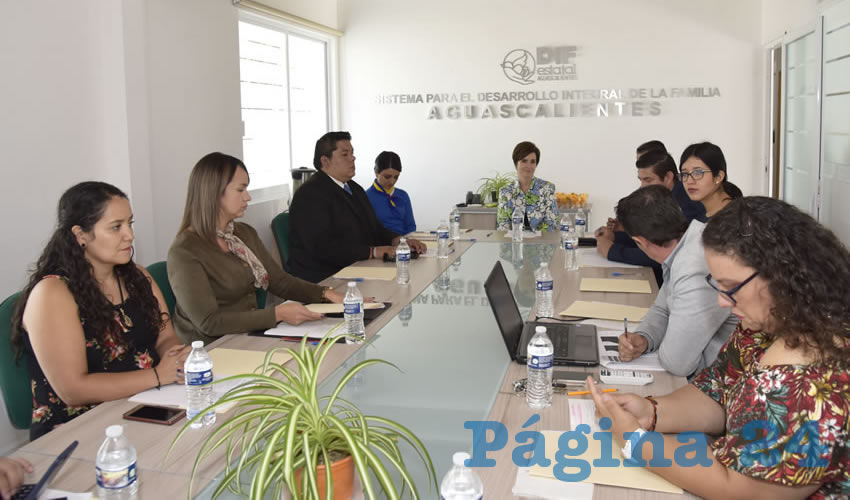 La presidenta del DIF Estatal, Yolanda Ramírez de Orozco, encabezó el Consejo Técnico de Adopciones