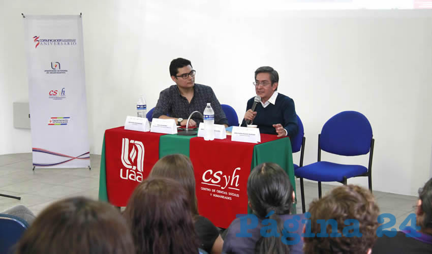 El director del suplemento cultural Laberinto de Milenio Diario, Jos&eacute; Luis Mart&iacute;nez S., sostuvo un encuentro con estudiantes y acad&eacute;micos