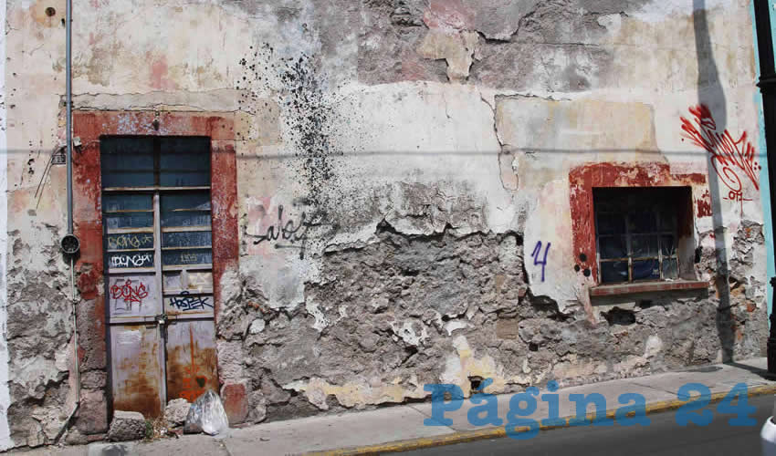 Desde el inicio de la temporada pluvial, se ha dado a la tarea de mantener un monitoreo constante en 139 inmuebles, habitados y deshabitados, que presentan da&ntilde;os en la estructura