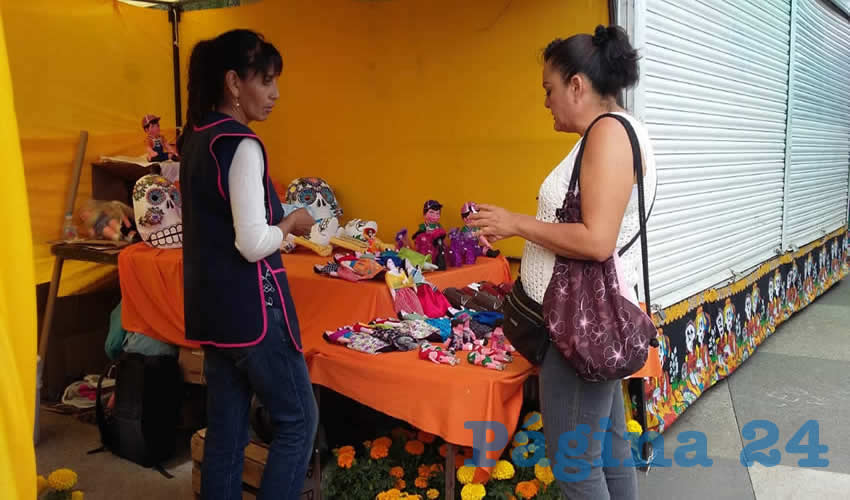 De 120 lugares que tradicionalmente se les otorga para la feria, los comerciantes podrían reducirse casi a la mitad, abundó Álvarez Esparza quien dijo que sus representados, están de acuerdo en esto y entre ellos mismos, están deliberando la manera en que podrían trabajar