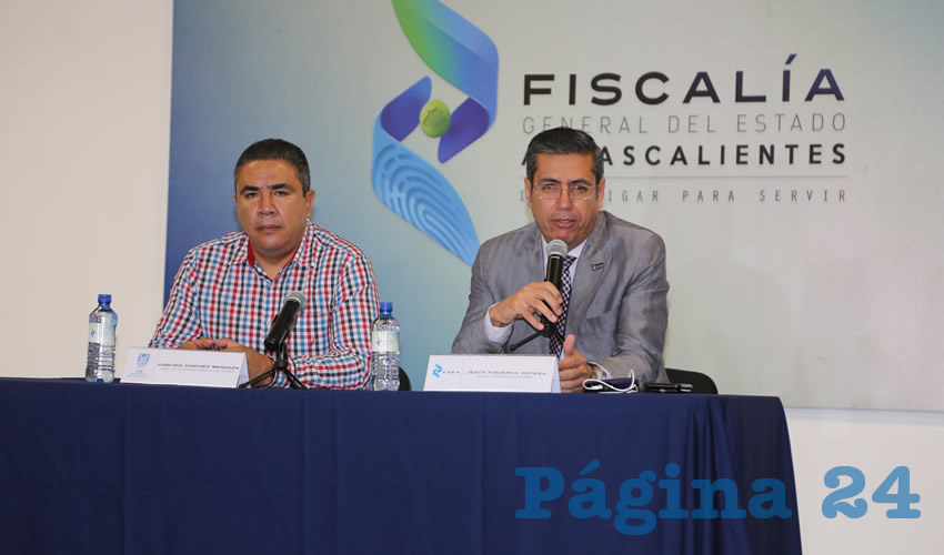 Conferencia de prensa del fiscal estatal, Jesús Figueroa y el secretario de Seguridad Pública, Porfirio Sánchez (Foto: Eddylberto Luévano Santillán)