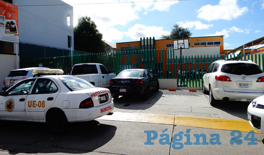 El fuerte “olor a gas” que generó alarma en el plantel, provenía de Bodega Aurrerá, por la falla de una válvula
