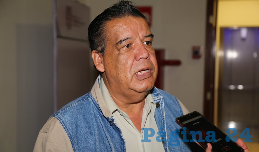 Francisco Javier Flores Flores, dirigente de la agrupación Cimientos del Magisterio (Foto: Eddylberto Luévano Santillán)