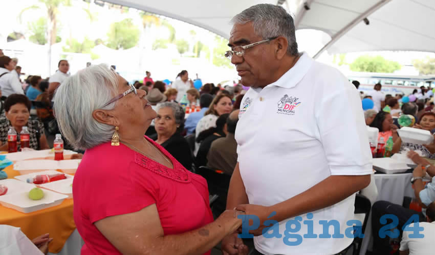 El Departamento de Atención a las Personas Adultas Mayores inició una gira de entrega de apoyos alimenticios que concluirá a finales del presente mes