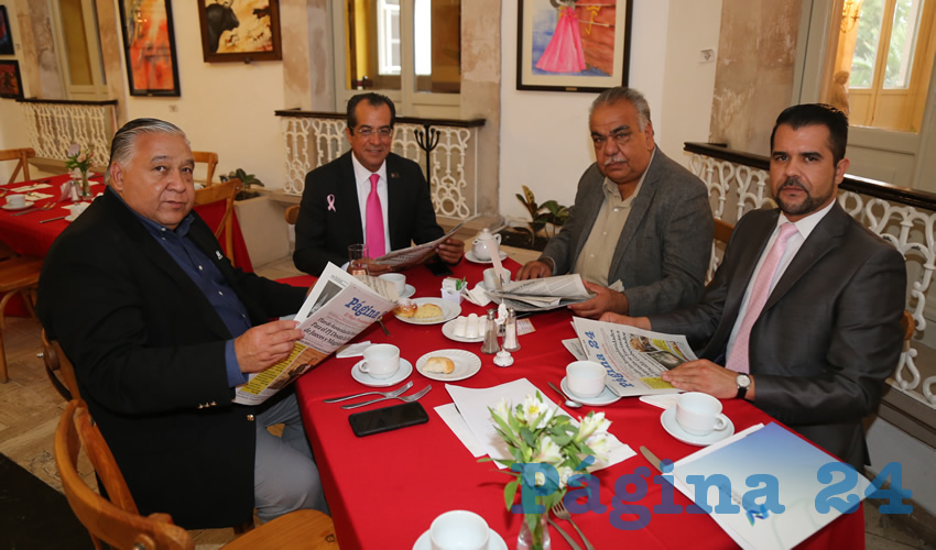 En el restaurante del Gran Hotel Alameda compartieron el pan y la sal José Luis Romero Rivera, director de Catastro; Francisco Flores Delgado, vicefiscal del Estado; Armando Roque Cruz y Luis David Juárez García