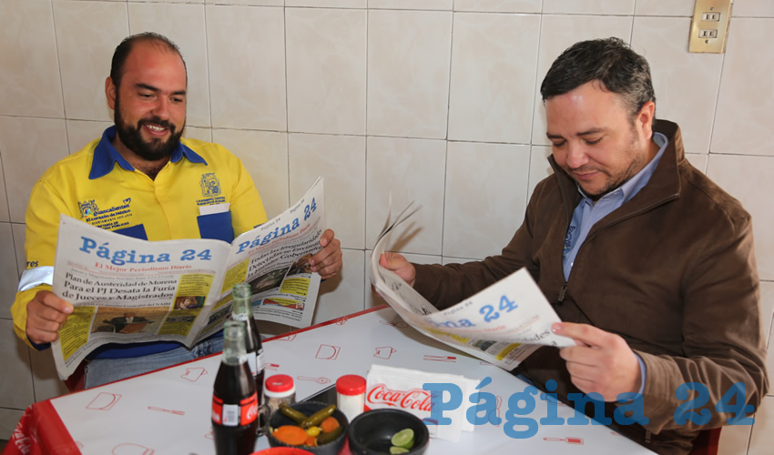 En Lonchería el Mono almorzaron Ricardo Barba López, director de Limpia y Aseo Público del Municipio de Aguascalientes; y Refugio Muñoz de Luna, director de CCAPAMA