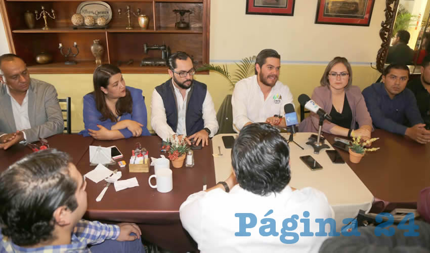 Conferencia de prensa de la Confederaci&oacute;n Nacional de Propietarios Rurales (Foto: Eddylberto Lu&eacute;vano Santill&aacute;n)