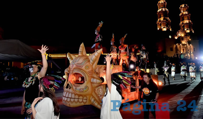 El desfile llev&oacute; por t&iacute;tulo &ldquo;Genio y pintura, hasta la sepultura&rdquo;, en conmemoraci&oacute;n del Centenario Luctuoso de Saturnino Herr&aacute;n