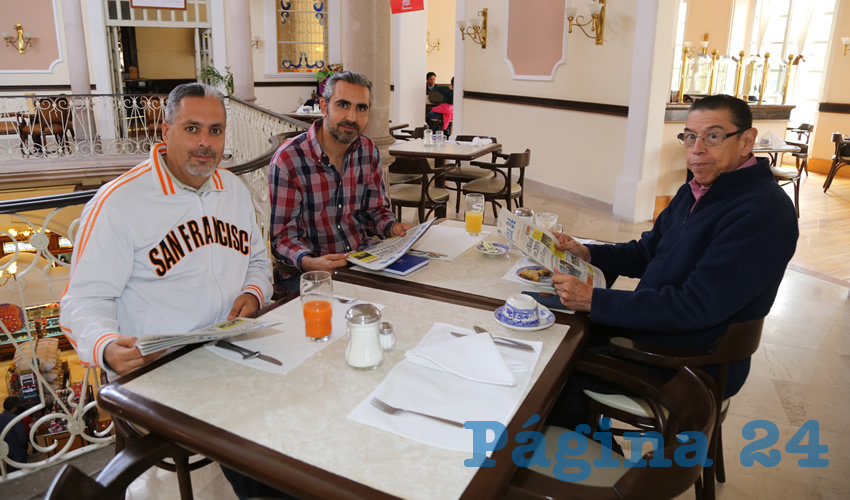En Sanborns Francia departieron Mario Cobos Pérez, Ricardo Bernal Ruvalcaba y Carlos Meza Arévalo