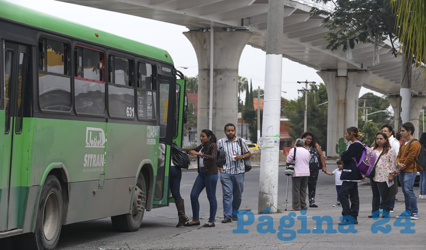 El modelo ruta-empresa prometido por el gobernador Aristóteles Sandoval no logró consolidarse, en parte porque no tuvo la debida gestión política exitosa y porque las empresas transportistas tienen todavía mucho poder; y pese a que se ha puesto en entredicho la calidad del servicio, se empeñan en incrementar su costo/Fotos: Cortesía