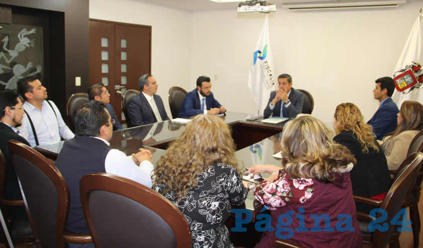 En reuni&oacute;n en la Sala de Juntas de la Fiscal&iacute;a General del Estado, el fiscal estatal Jes&uacute;s Figueroa Ortega hizo entrega del nombramientos a los titulares