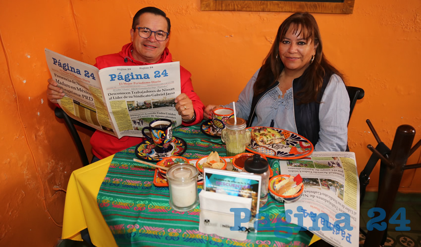 En el restaurante Mercadito Gastronómico Colón compartieron el pan y la sal Miguel Herrera Canto y Sara Romero Ramírez