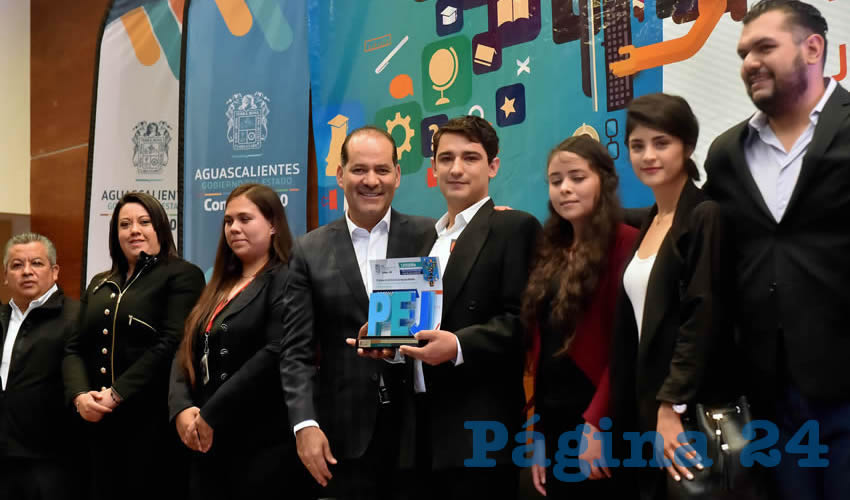 El gobernador del Estado, Mart&iacute;n Orozco Sandoval, reconoci&oacute; el talento de los j&oacute;venes de Aguascalientes y la gran aportaci&oacute;n que hacen a los diversos sectores de la sociedad
