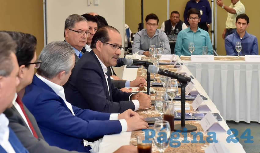 El gobernador del Estado, Martín Orozco Sandoval, sostuvo un encuentro con jóvenes del Instituto Tecnológico y de Estudios Superiores de Monterrey