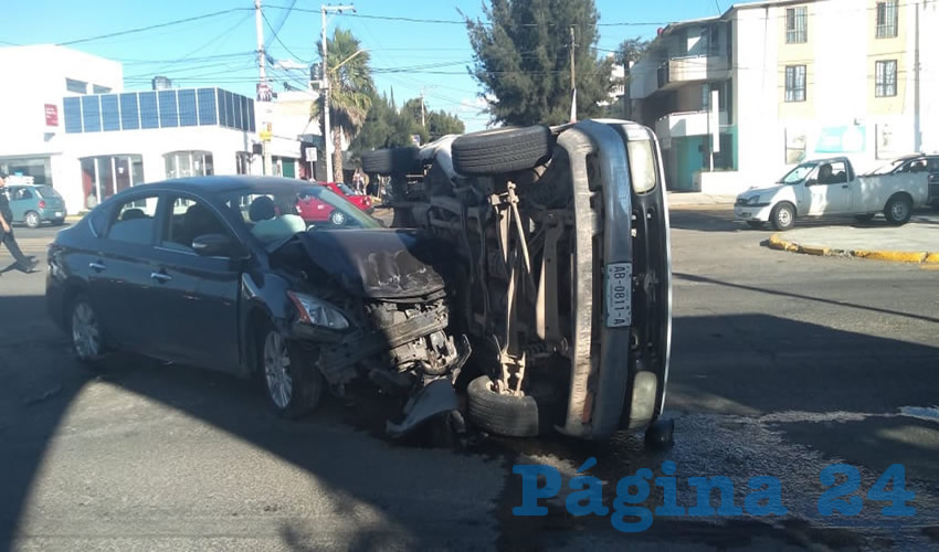 El percance ocurrió a la altura del panteón Jardines Eternos